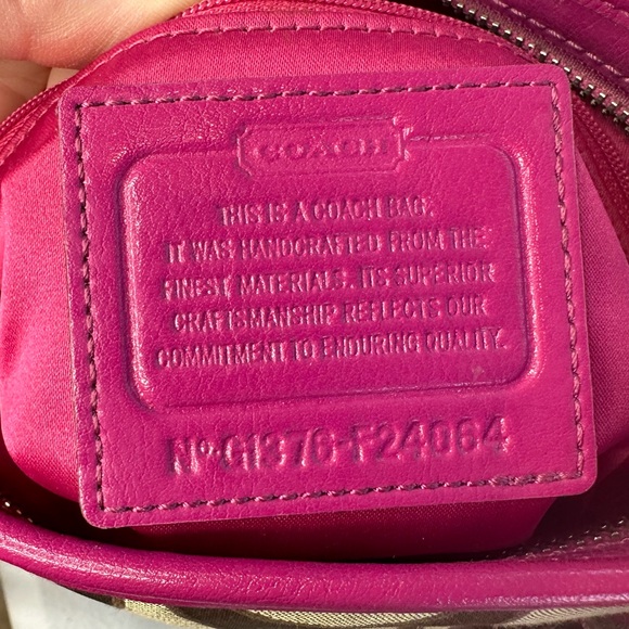 Coach Khaki & Bright Magenta Daisy Outline Signature Mia Tote Bag & Wallet - Picture 9 of 16